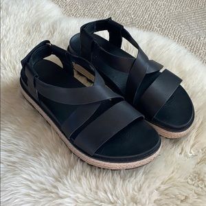 Beautiful Sorel sandal! Only worn once.